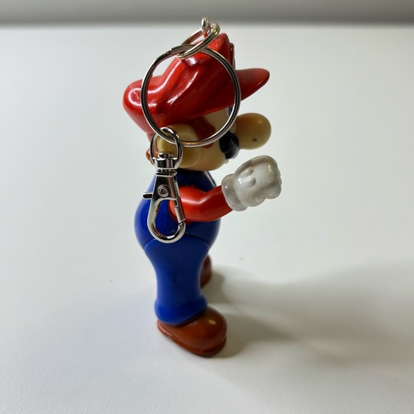 Vintage upcycled Super Mario Keychain - Picture 4 of 9